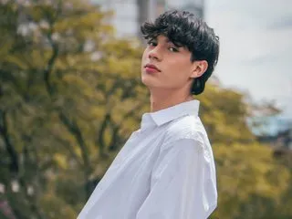 Imagen de perfil de modelo de cámara web de kaarimclark