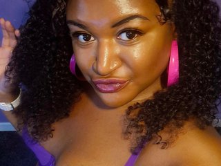 Foto de perfil de modelo de webcam de HoneyNoir2025