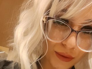 AdelayMay immagine del profilo del modello di cam