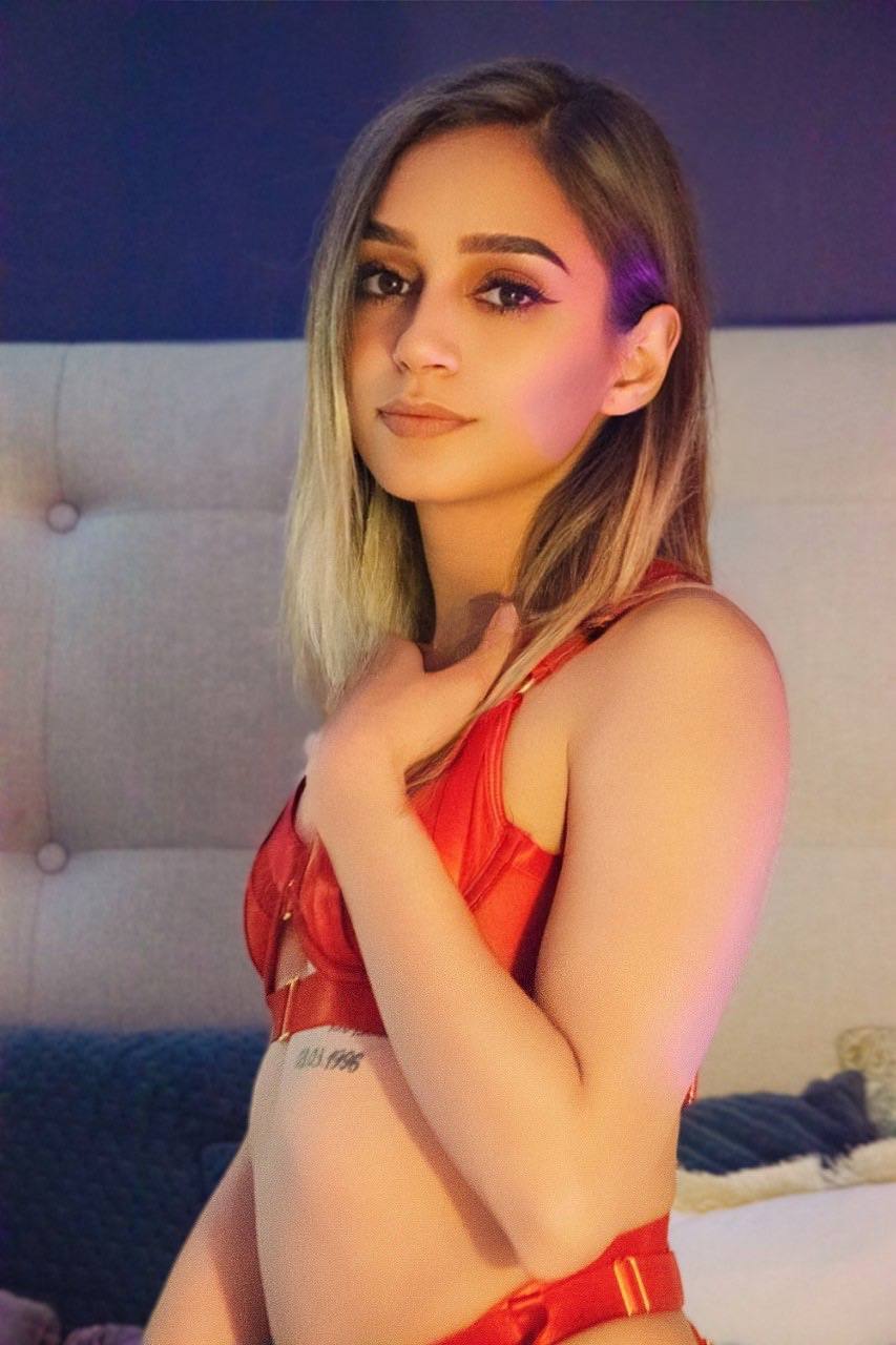 Performer CelinePetiite Photo 12