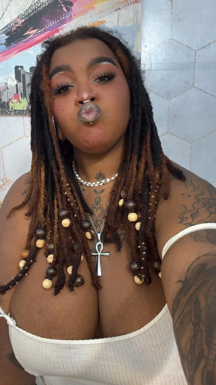 Artist LaylaCummingss Foto 1