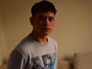 aron_twink26 cam model profile picture 