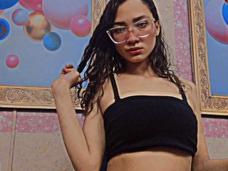 Imagen de perfil de modelo de cámara web de JuliStorm