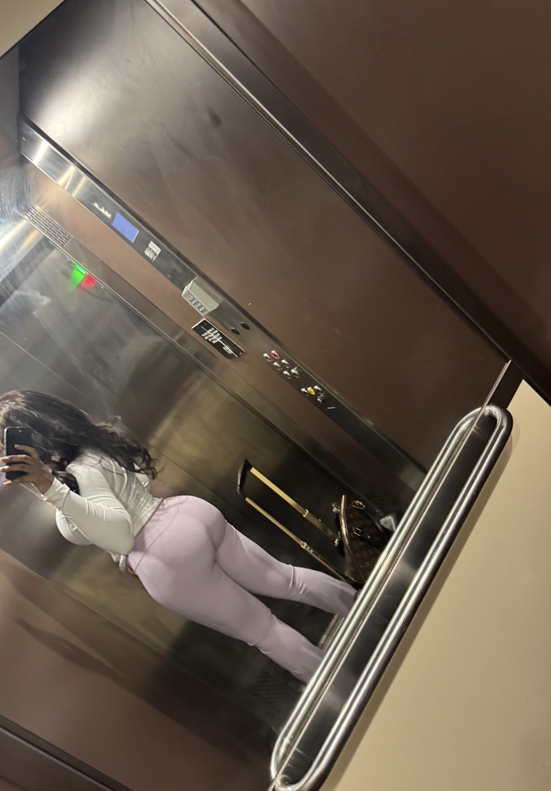 Artist AriahLondon Foto 4