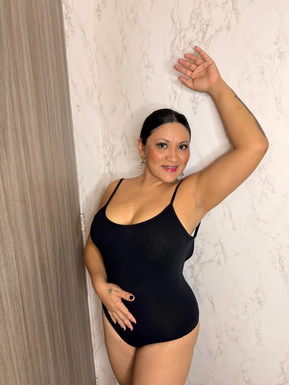 Performer Madam_Hott Photo 9