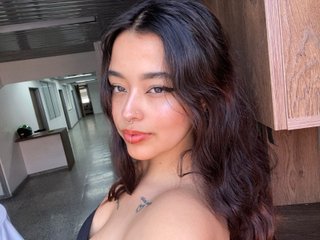Ariana_Piercee immagine del profilo del modello di cam