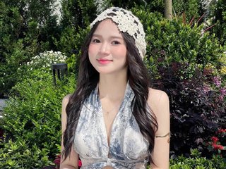 Image de profil du modèle de webcam EmmyJus