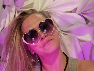 HoneyWolfxoxo cam model profile picture 