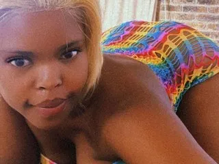 YummyDoll25 profilbild på webbkameramodell