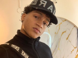 Imagen de perfil de modelo de cámara web de iaandalton_19