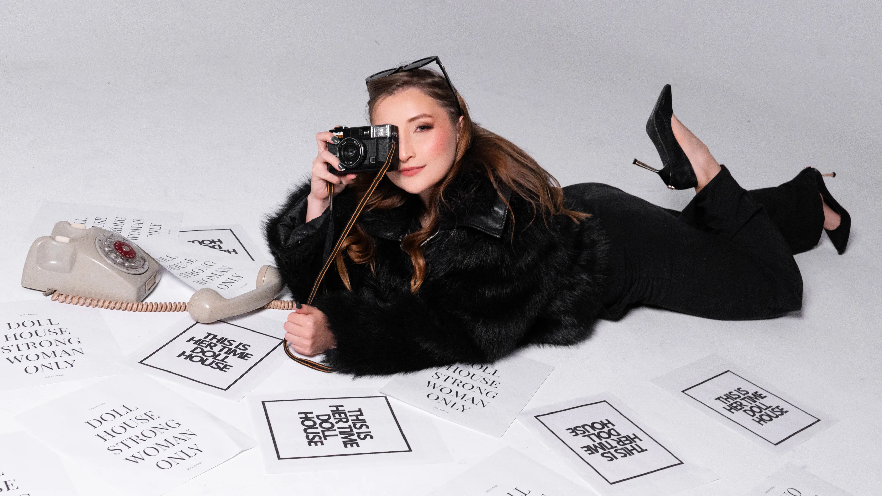 Darsteller HilaryJans Foto 8