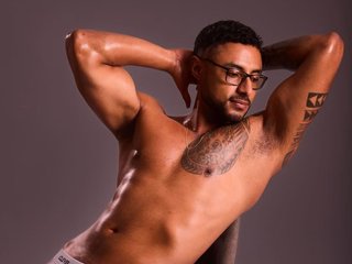 Imagen de perfil de modelo de cámara web de LiamGarcia19
