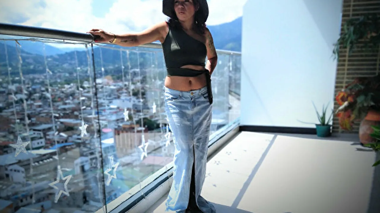 Interprète VioletaSlave Photo 2