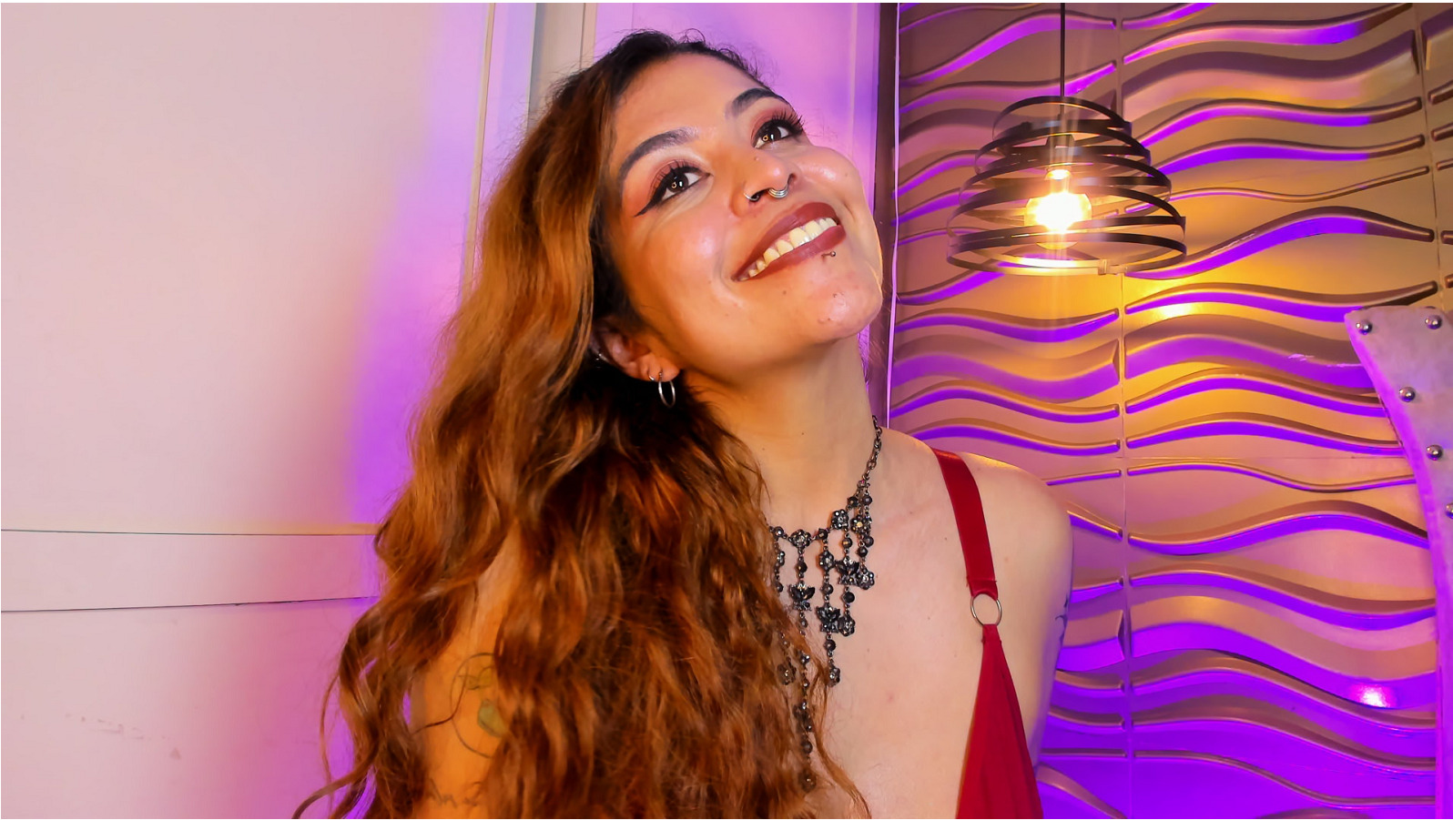 Intérprete Alaialove Foto 1