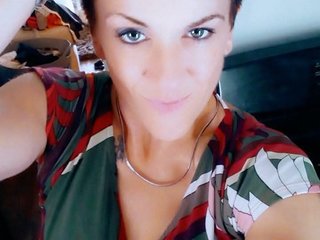 Image de profil du modèle de webcam Felinequeen24