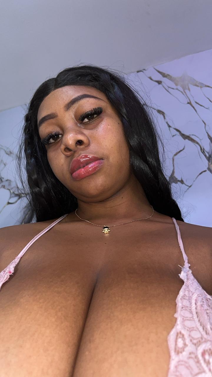 Intérprete Kenishastark Foto 6