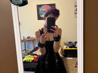 GothRaveBae cam model profile picture 