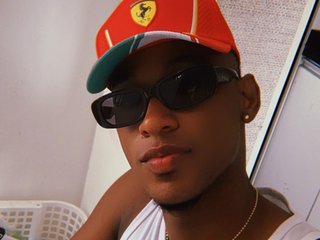 Image de profil du modèle de webcam Aronx04