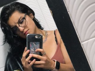 Imagen de perfil de modelo de cámara web de Angie_Hot23