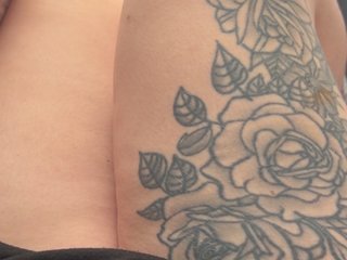 Imagen de perfil de modelo de cámara web de AlexAlexia