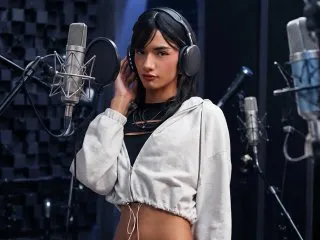 zuri_lux