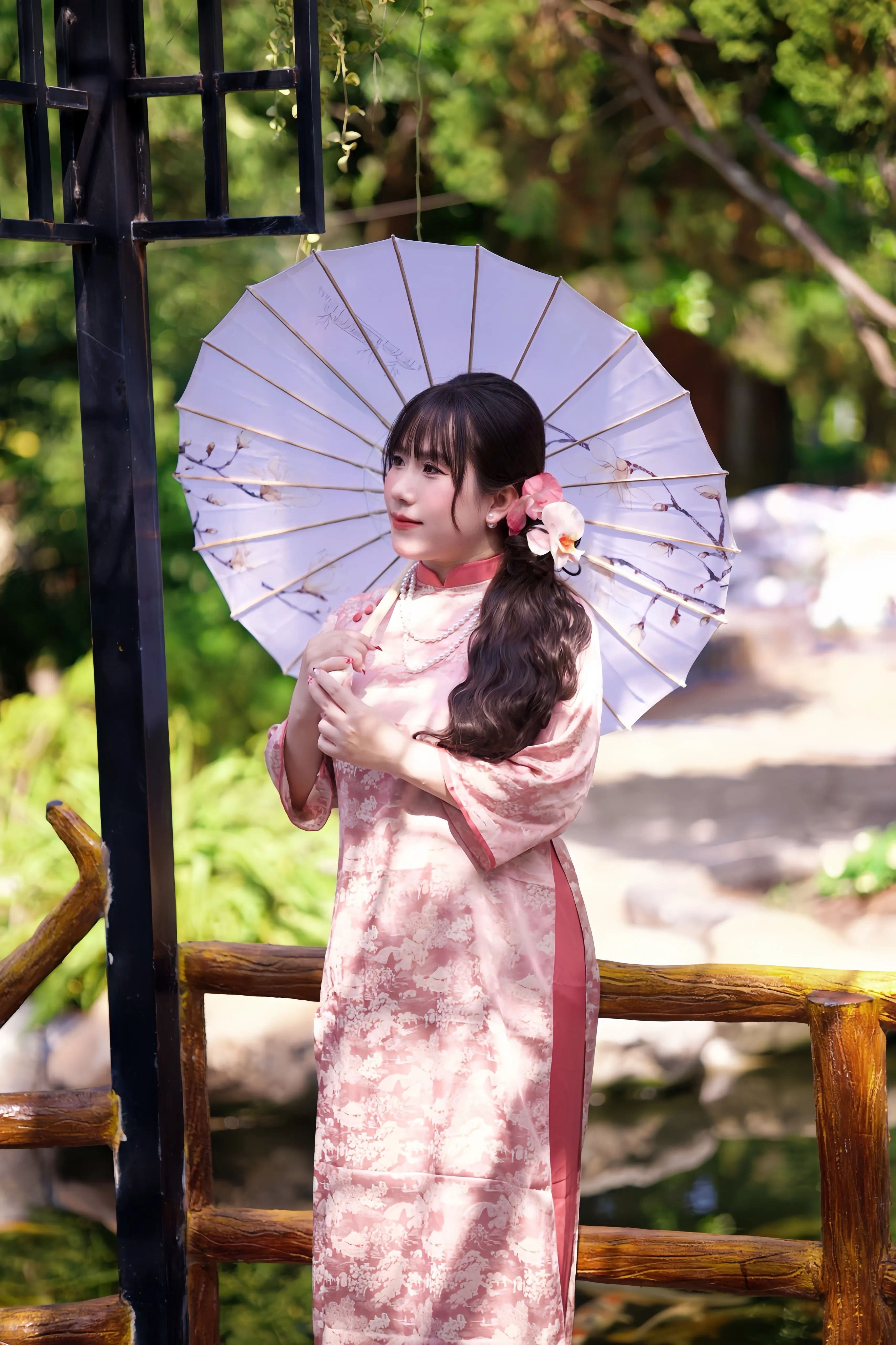 Interprète Hellenlucky Photo 1