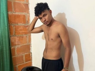 Nickfrox23cm profielfoto van cam model 