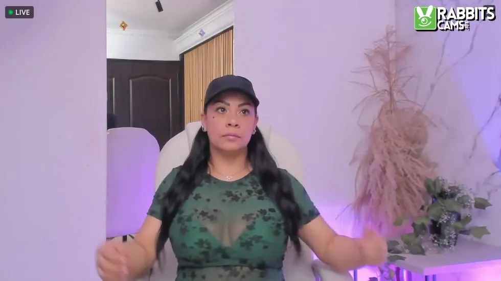 Interprete ViolettaThonsomS Video 1