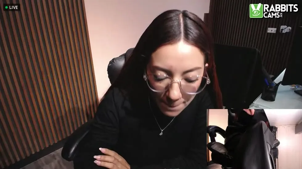 Interprete desk_desire Video 1