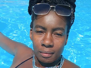 Imagen de perfil de modelo de cámara web de MzSwisher