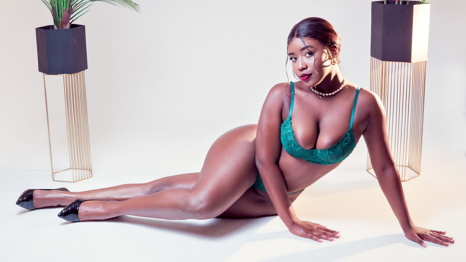 Artiest DaniellaBrownn Foto 2