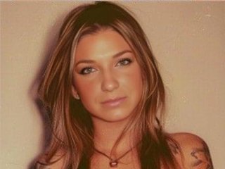 AdeliRayne profilbild på webbkameramodell 
