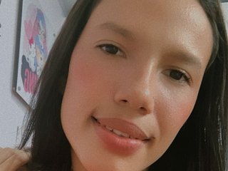 Image de profil du modèle de webcam emili_slim