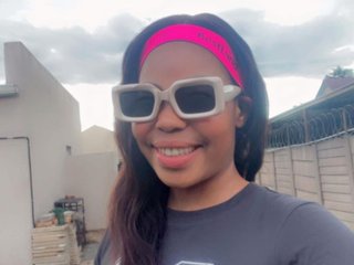 LongPussyLipsxxx profielfoto van cam model 