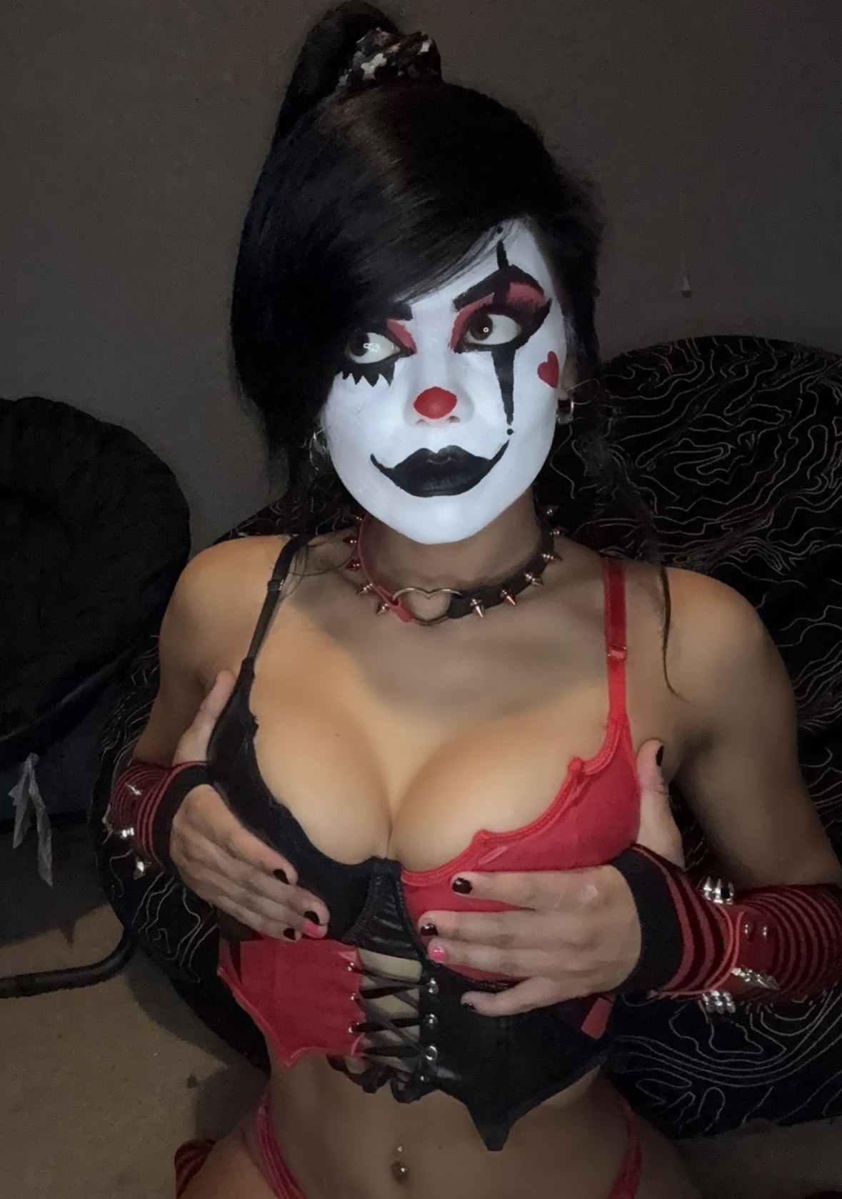 Performer MollyGenelle Photo 2