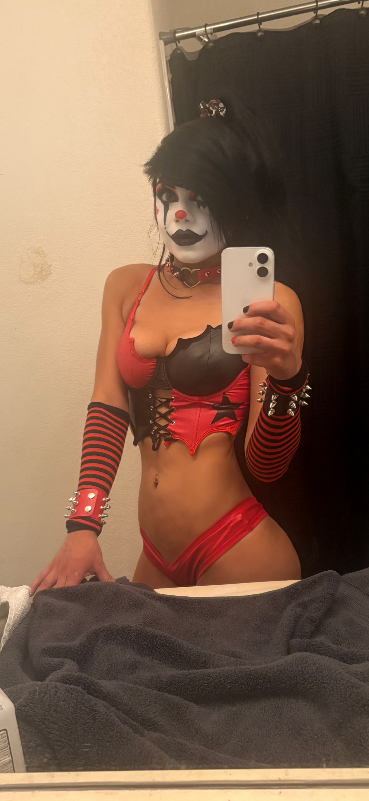 Performer MollyGenelle Photo 5