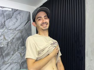 Maikol_Fisher cam model profile picture 