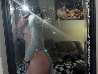 crystabeth cam model profile picture