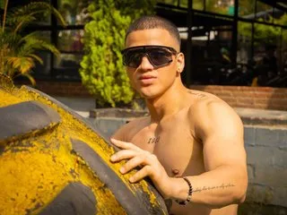 Imagen de perfil de modelo de cámara web de RoccoSantos