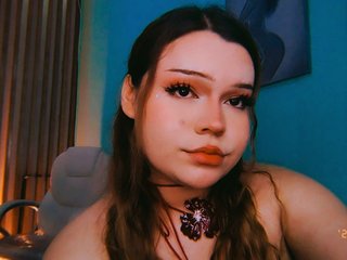 Maxxinee18
