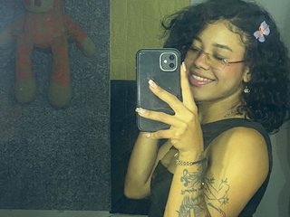 Chloehot33 profilbild på webbkameramodell