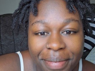 Lara99 profilbild på webbkameramodell 