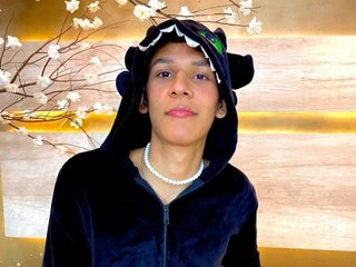Image de profil du modèle de webcam StrawwBoyss