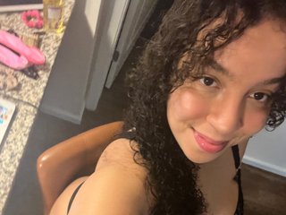 lotuzpetals cam model profile picture