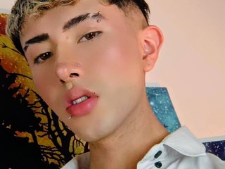 Image de profil du modèle de webcam NoaHunter