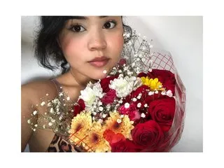 Imagen de perfil de modelo de cámara web de amara18