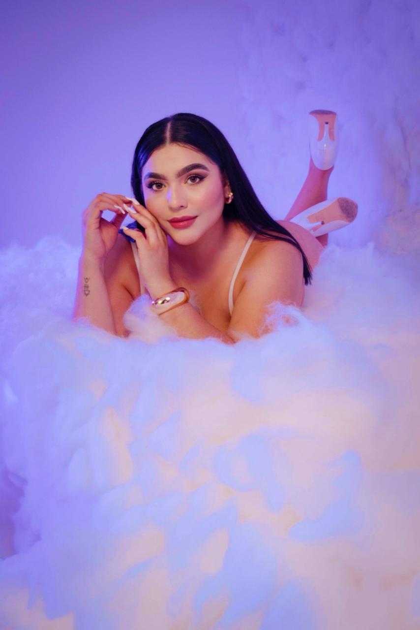 Intérprete MadelineSaint Foto 7