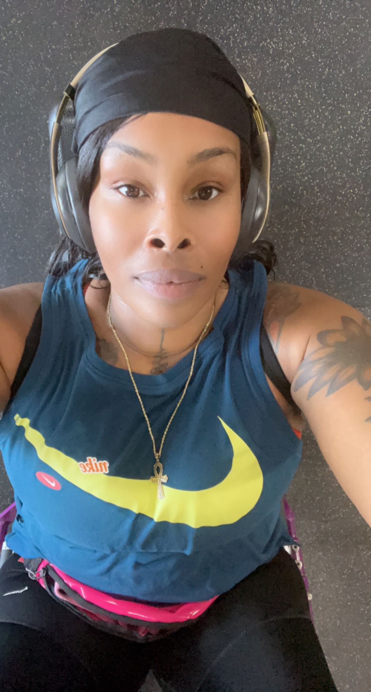 Intérprete Tallandvoluptuous Foto 6