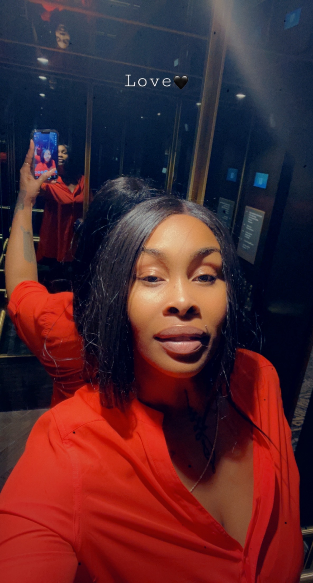 Intérprete Tallandvoluptuous Foto 3