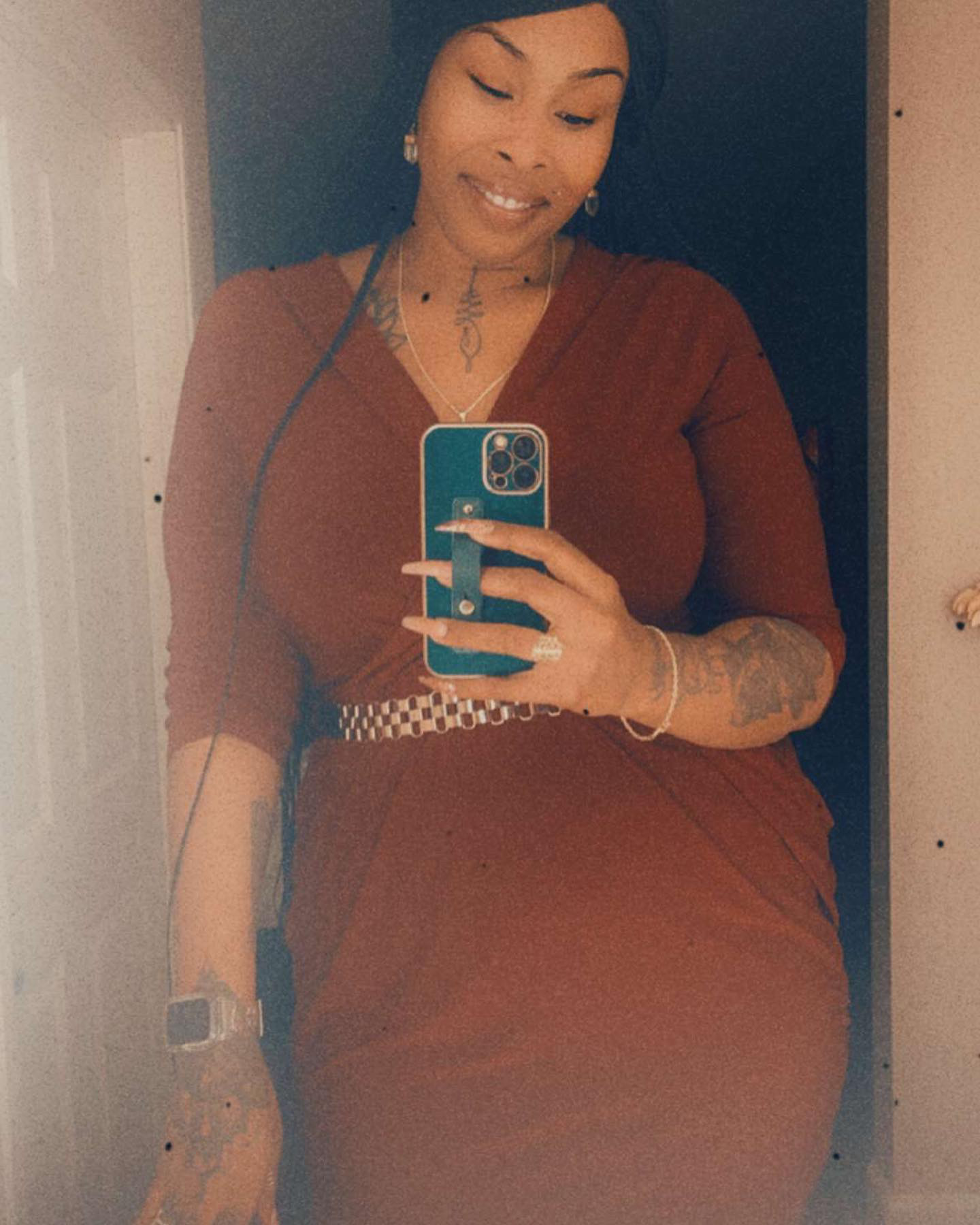 Intérprete Tallandvoluptuous Foto 4